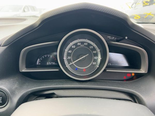 2014 Mazda Axela 6 speed 1500cc skyactive 6 airbags abs Carousel 19