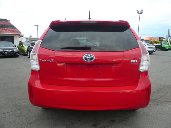 2015 Toyota Prius Alpha 1800cc hybrid automatic 8 airbags abs alloys Carousel 8
