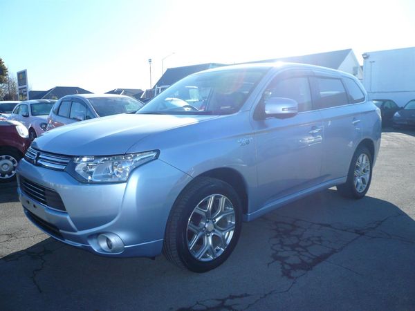 2013 Mitsubishi Outlander 2000cc phev hybrid half leather alloys 6 airbags automatic