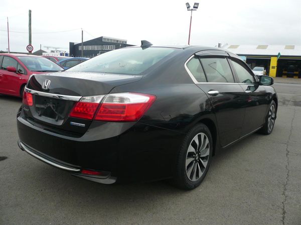 2013 Honda Accord 2000cc hybid automatic abs alloys airbags Carousel 12