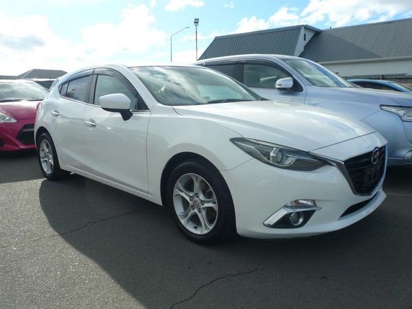 2014 Mazda Axela 6 speed 1500cc skyactive airbags abs Carousel 7