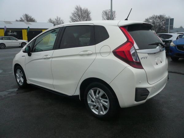 2014 Honda Fit 1500cc hybrid airbags abs alloys automatic Carousel 16