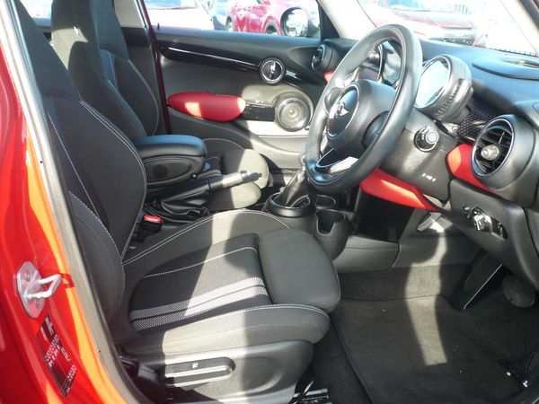 2015 Mini Cooper 2000cc turbo 5 door airbags abs alloys Carousel 1