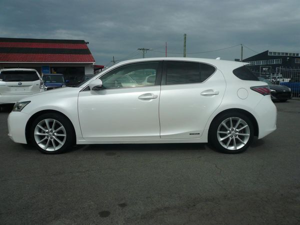 2013 Lexus CT200H 1800cc hybrid leather 8 airbags abs alloys Carousel 10