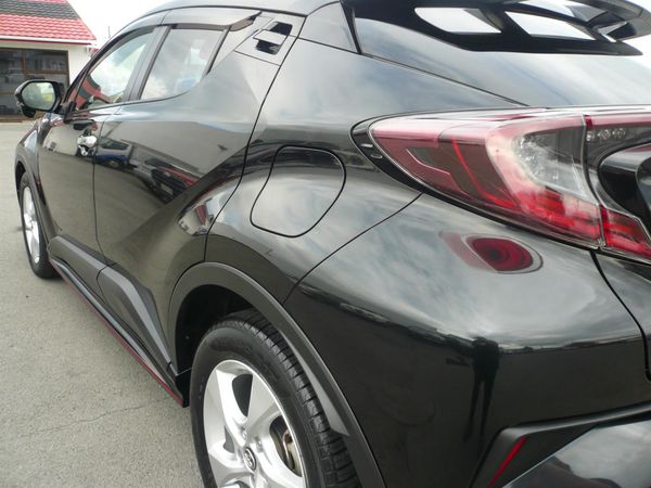 2017 Toyota C-HR 1800cc hybrid bodykits alloys abs airbags automatic Carousel 7
