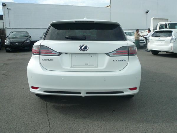 2013 Lexus CT200H 1800cc hybrid leather 8 airbags abs alloys Carousel 14