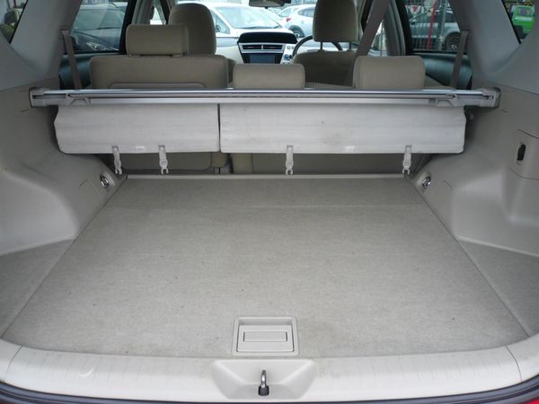 2015 Toyota Prius Alpha 1800cc hybrid automatic 8 airbags abs alloys Carousel 2
