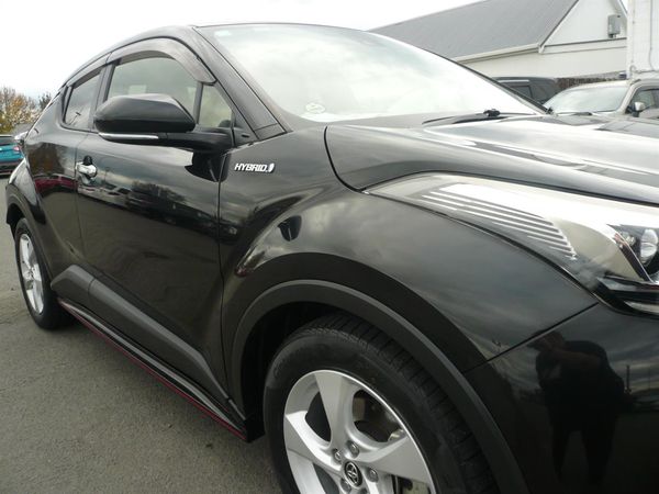 2017 Toyota C-HR 1800cc hybrid bodykits alloys abs airbags automatic Carousel 6