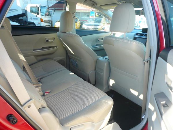 2015 Toyota Prius Alpha 1800cc hybrid automatic 8 airbags abs alloys Carousel 2