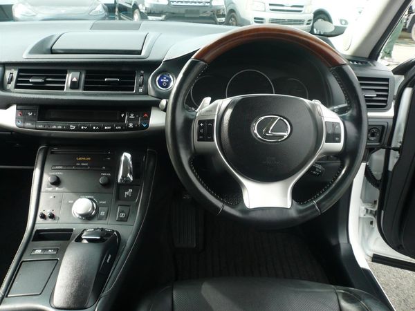 2013 Lexus CT200H 1800cc hybrid leather 8 airbags abs alloys Carousel 16