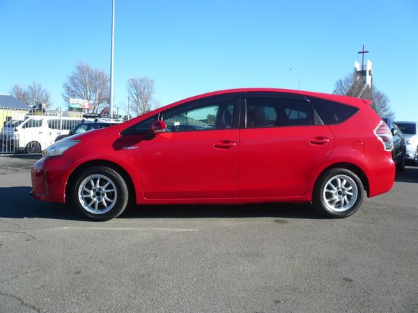 2015 Toyota Prius Alpha 1800cc hybrid automatic 8 airbags abs alloys Carousel 11
