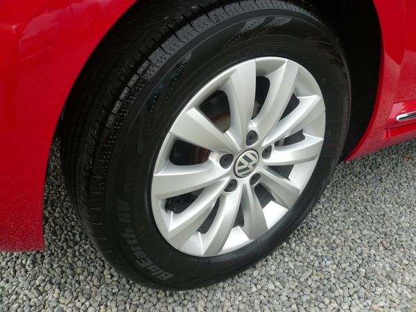 2013 Volkswagen beetle 1200cc turbo automatic alloys airbags Carousel 3
