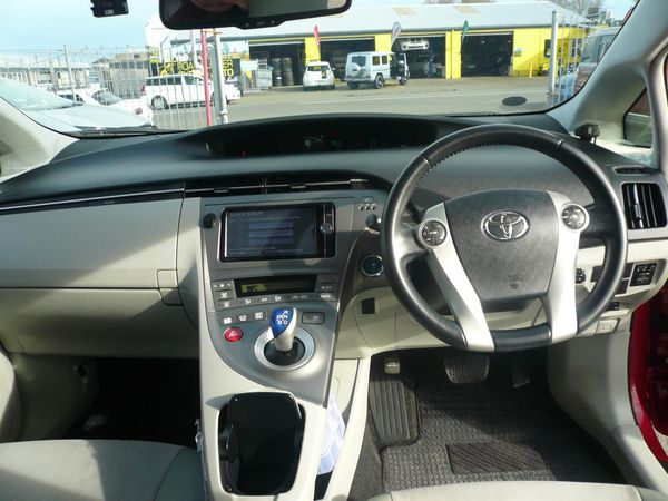 2014 Toyota Prius 1800cc hybrid electric seats cruise control 8 airbags abs Carousel 15