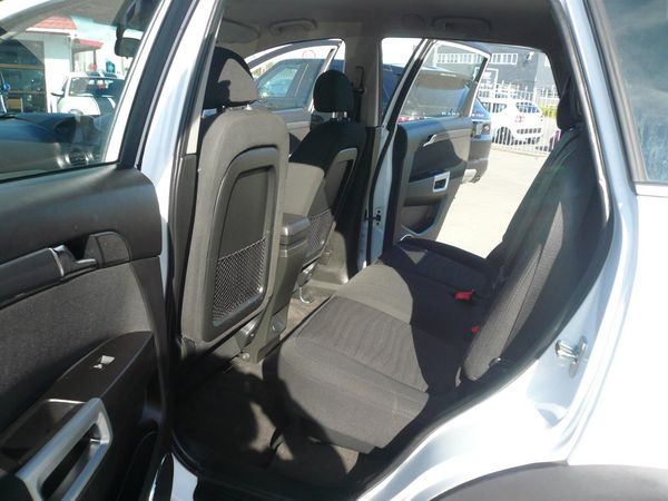 2012 Holden CAPTIVA 2400cc petrol automatic airbags abs alloys Carousel 3
