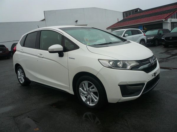 2014 Honda Fit 1500cc hybrid airbags abs alloys automatic Carousel 13