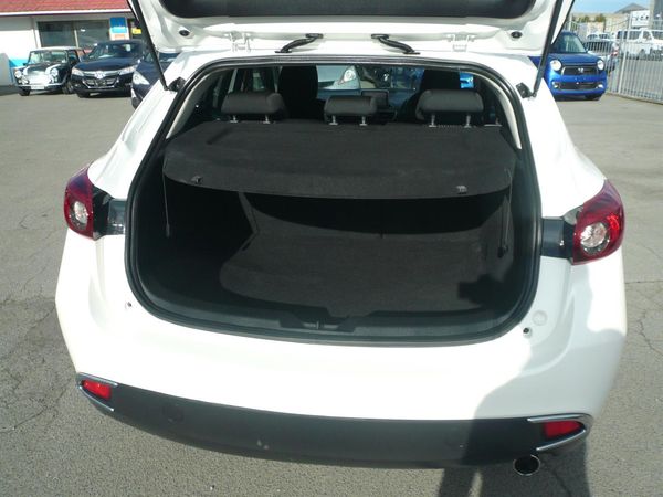 2014 Mazda Axela 6 speed 1500cc skyactive airbags abs Carousel 3