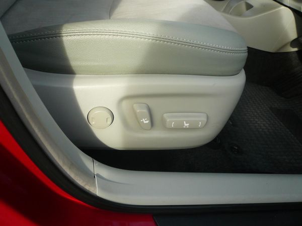 2014 Toyota Prius 1800cc hybrid electric seats cruise control 8 airbags abs Carousel 1
