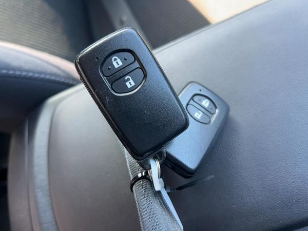 2016 Toyota Prius Alpha 1800cc hybrid automatic 8 airbags abs alloys Carousel 19