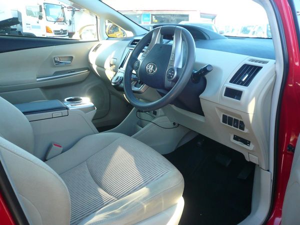 2015 Toyota Prius Alpha 1800cc hybrid automatic 8 airbags abs alloys Carousel 10