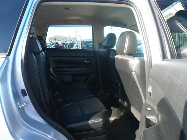 2013 Mitsubishi Outlander 2000cc phev hybrid half leather alloys 6 airbags automatic Carousel 3