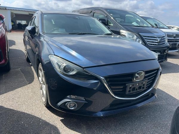 2013 Mazda Axela 2000cc skyactive adaptive cruise control abs alloys airbags