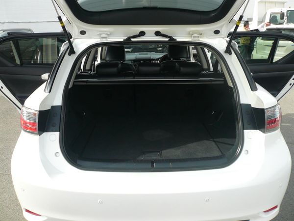 2013 Lexus CT200H 1800cc hybrid leather 8 airbags abs alloys Carousel 4