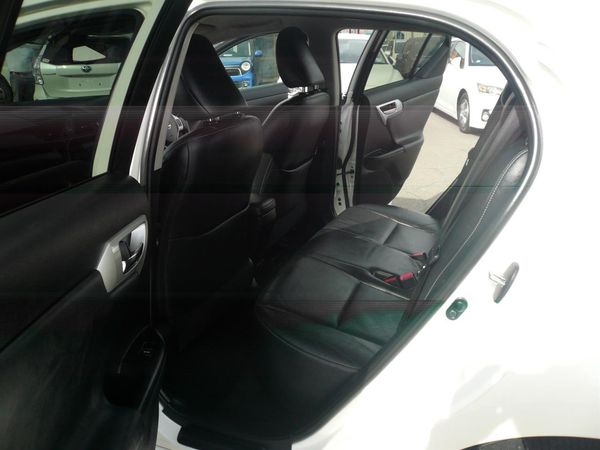 2013 Lexus CT200H 1800cc hybrid leather 8 airbags abs alloys Carousel 2