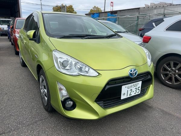 2015 Toyota Aqua push start 1500cc hybrid automatic airbags abs alloys