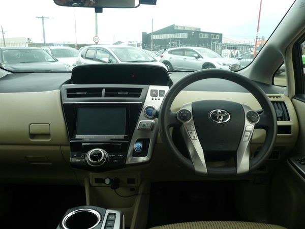 2015 Toyota Prius Alpha 1800cc hybrid automatic 8 airbags abs alloys Carousel 10