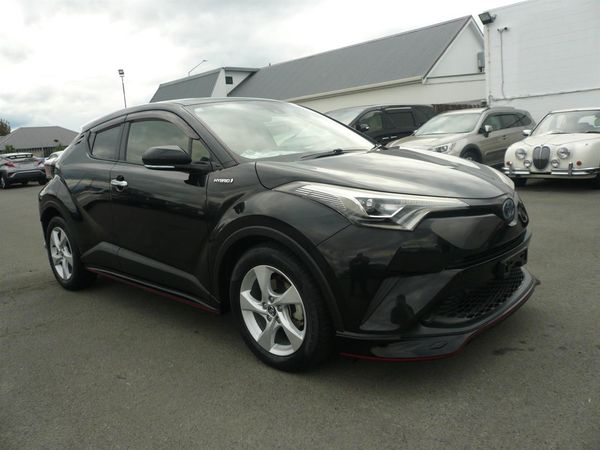 2017 Toyota C-HR 1800cc hybrid bodykits alloys abs airbags automatic Carousel 9