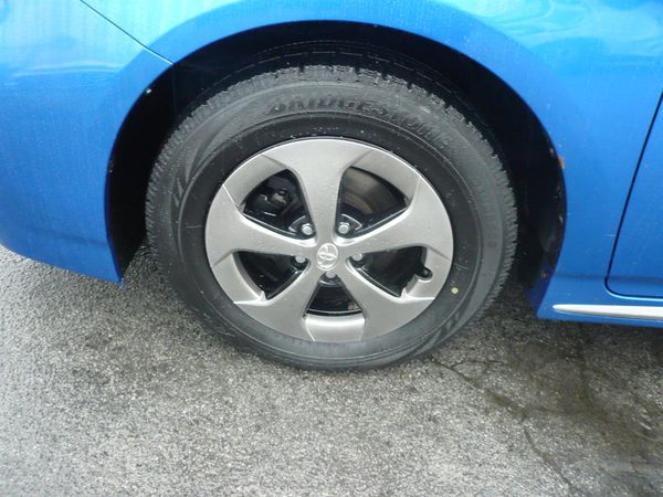 2014 Toyota Prius 1800cc hybrid 8 airbags abs alloys econmical Carousel 3