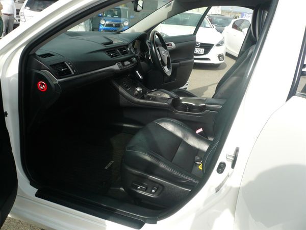 2013 Lexus CT200H 1800cc hybrid leather 8 airbags abs alloys Carousel 18
