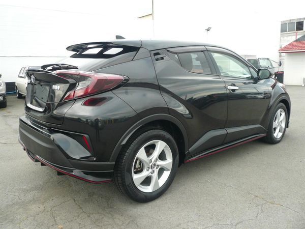 2017 Toyota C-HR 1800cc hybrid bodykits alloys abs airbags automatic Carousel 12