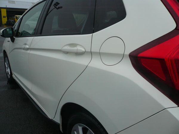 2014 Honda Fit 1500cc hybrid airbags abs alloys automatic Carousel 5