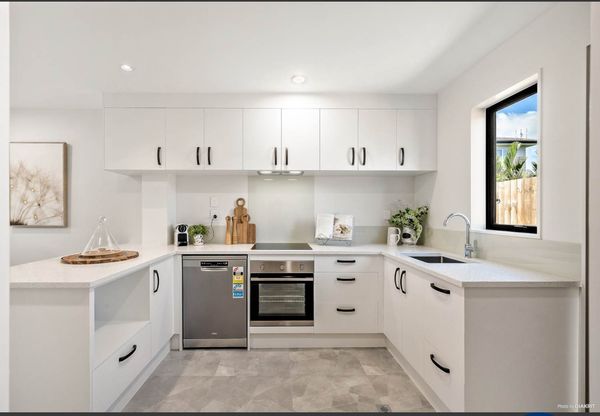 4/107 Porchester Road, Papakura