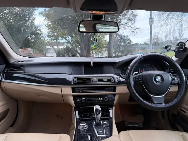 BMW 523i 2011 f10 generation Carousel 9