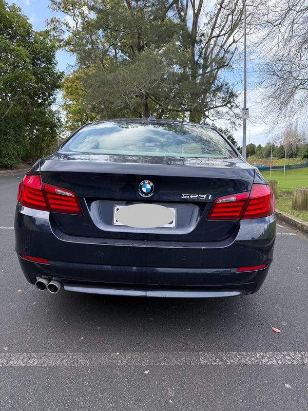 BMW 523i 2011 f10 generation Carousel 1