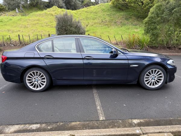 BMW 523i 2011 f10 generation Carousel 4
