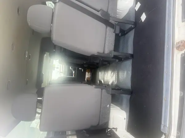 Toyota Hiace 2013 Carousel 2