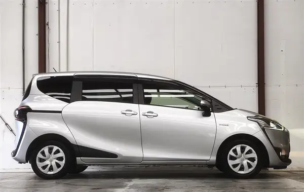 2017 Toyota Sienta HYBRID G Carousel 7