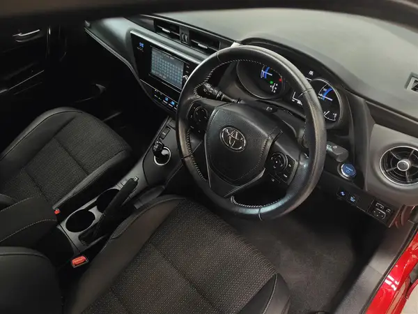 2016 Toyota Auris HYBRID