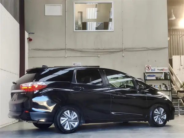 2017 Honda Shuttle FIT HYBRID X Carousel 5