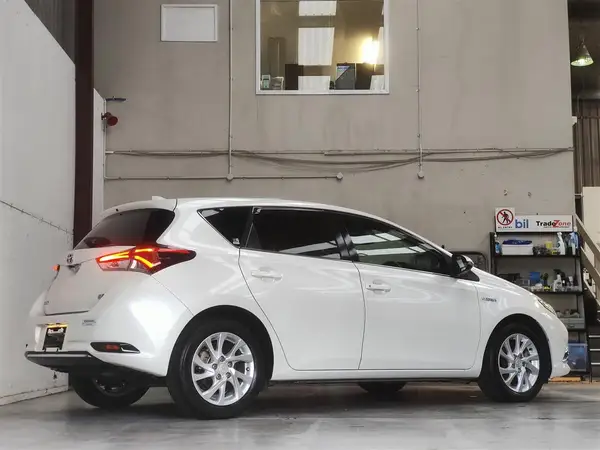 2016 Toyota Corolla AURIS Carousel 5