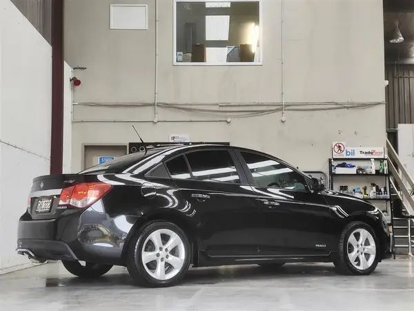 2012 Holden Cruze SRI V SEDAN 1.4T AT Carousel 5