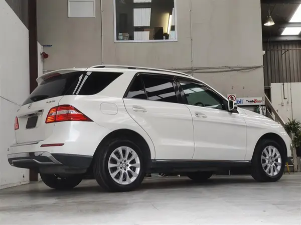 2013 Mercedes-Benz ML 350 V6 DIESEL/AWD/BLUETEC/LEATHERVERY TIDY RV/SUV Automatic Carousel 3