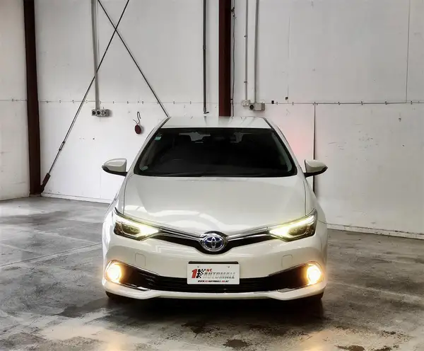 2016 Toyota Corolla AURIS Carousel 8