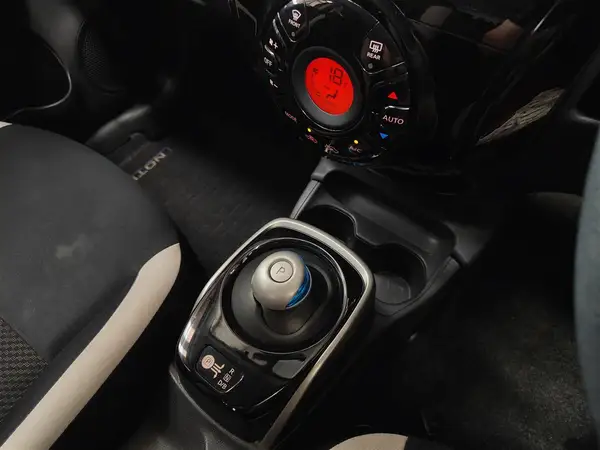 2016 Nissan Note X E-POWER Carousel 1
