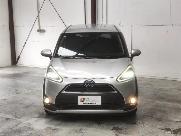 2016 Toyota Sienta G Carousel 8