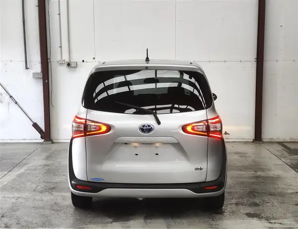 2017 Toyota Sienta HYBRID G Carousel 5