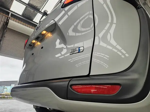 2016 Toyota Sienta G Carousel 3